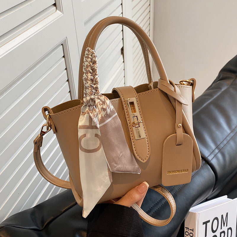 Chic Dual-Handle Tote Bag LoungeYard — product view 6