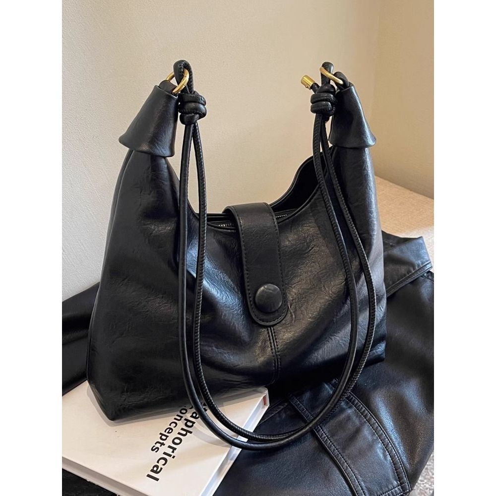 Classic Leather Hobo Bag LoungeYard — product view 4