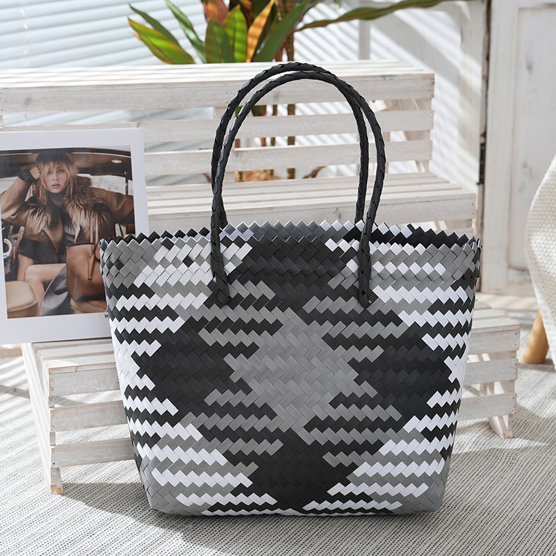 Trendy Woven Bag LoungeYard — product view 2