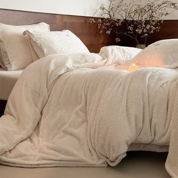 Velvet bed linen set with crushed effect, quilted bedspread and decorative cushion LoungeYard — product view 3