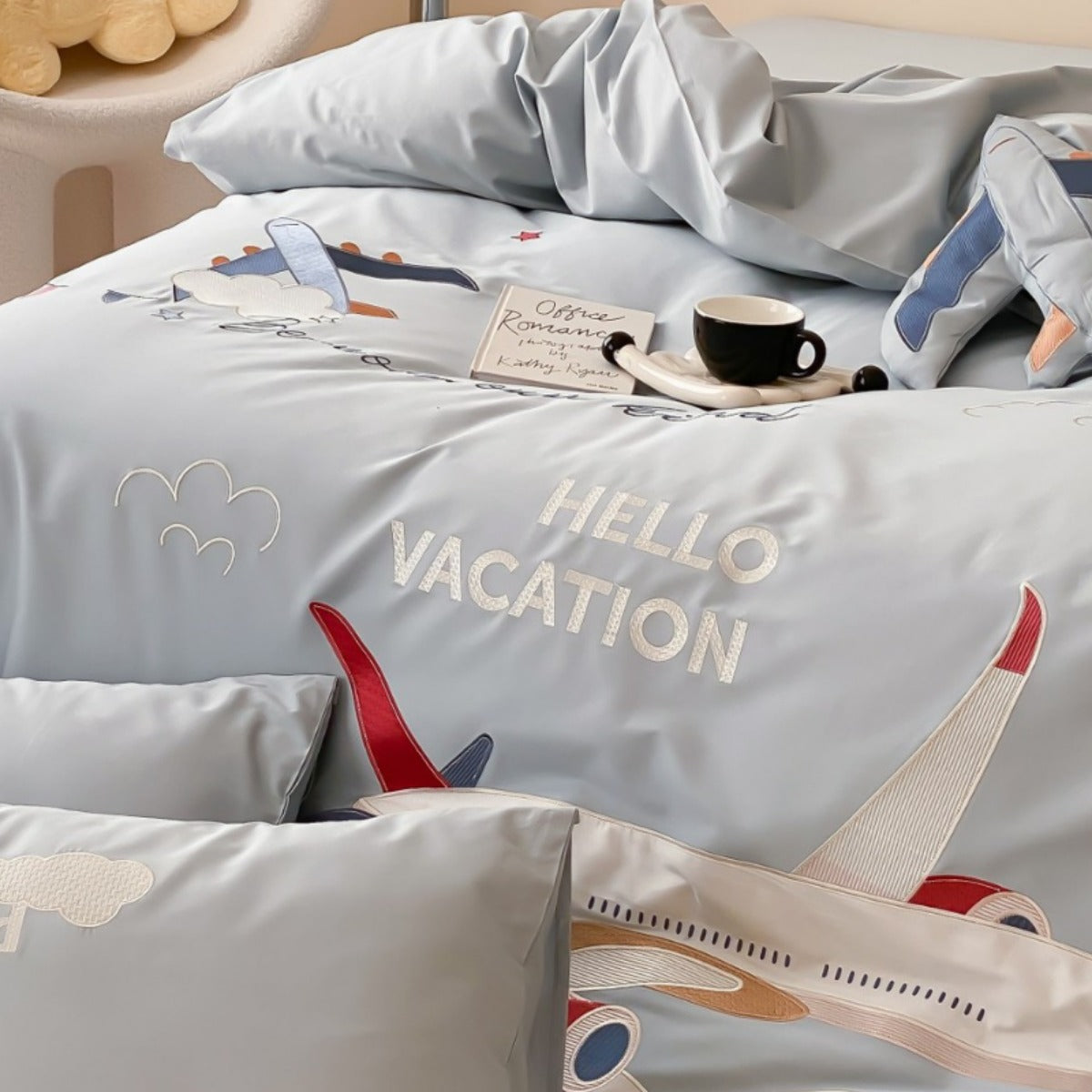 Children's bedding set with playful airplane motif made of cotton satin — product view 3