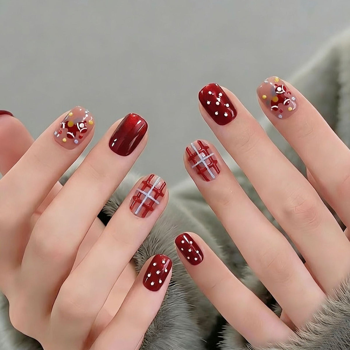 Artistic Press-On Nail Set with Unique Patterns — product view 4