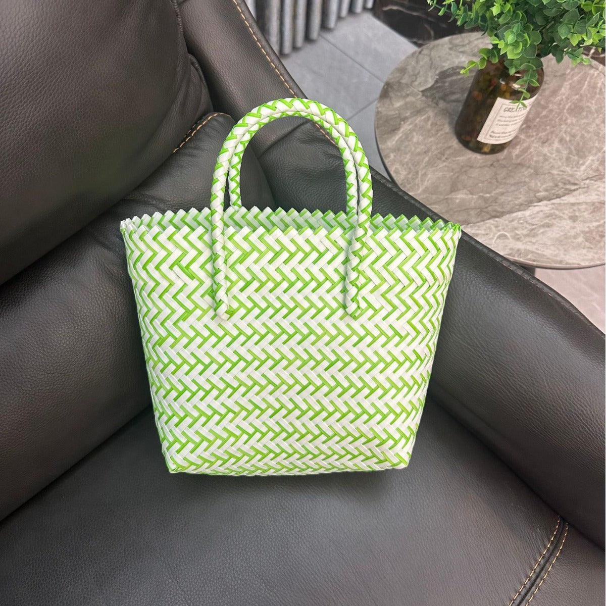 Handcrafted straw bag LoungeYard — product view 2