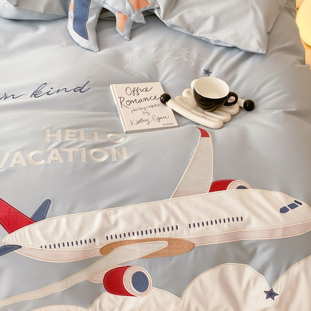 Children's bedding set with playful airplane motif made of cotton satin — product view 4