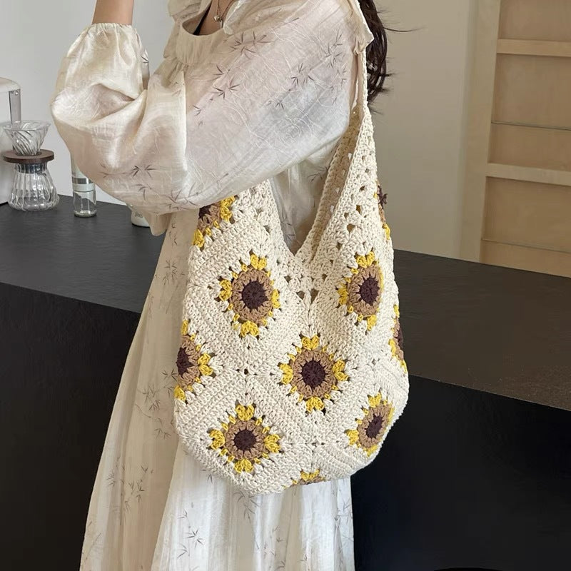 Hand-knotted shoulder bag with floral design LoungeYard — product view 3