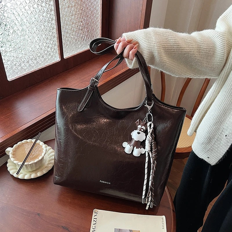 Luxurious Textured Leather Tote LoungeYard — product view 3