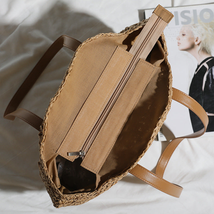 Handmade straw bag LoungeYard — product view 4