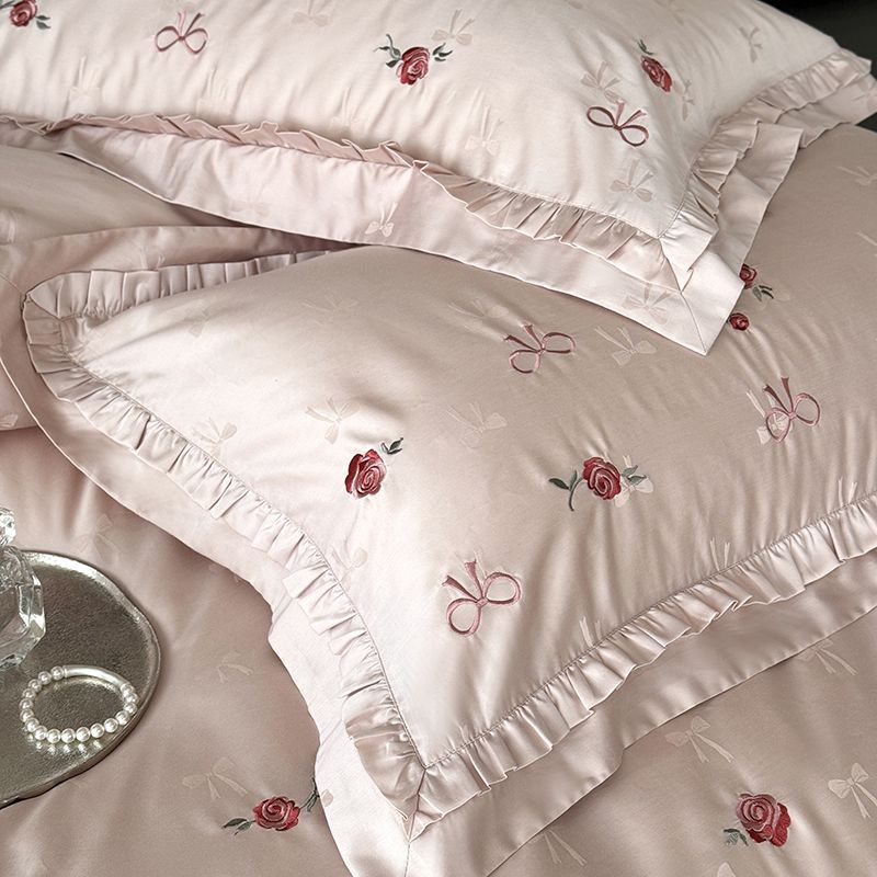 Satin bedding set LoungeYard — product view 4