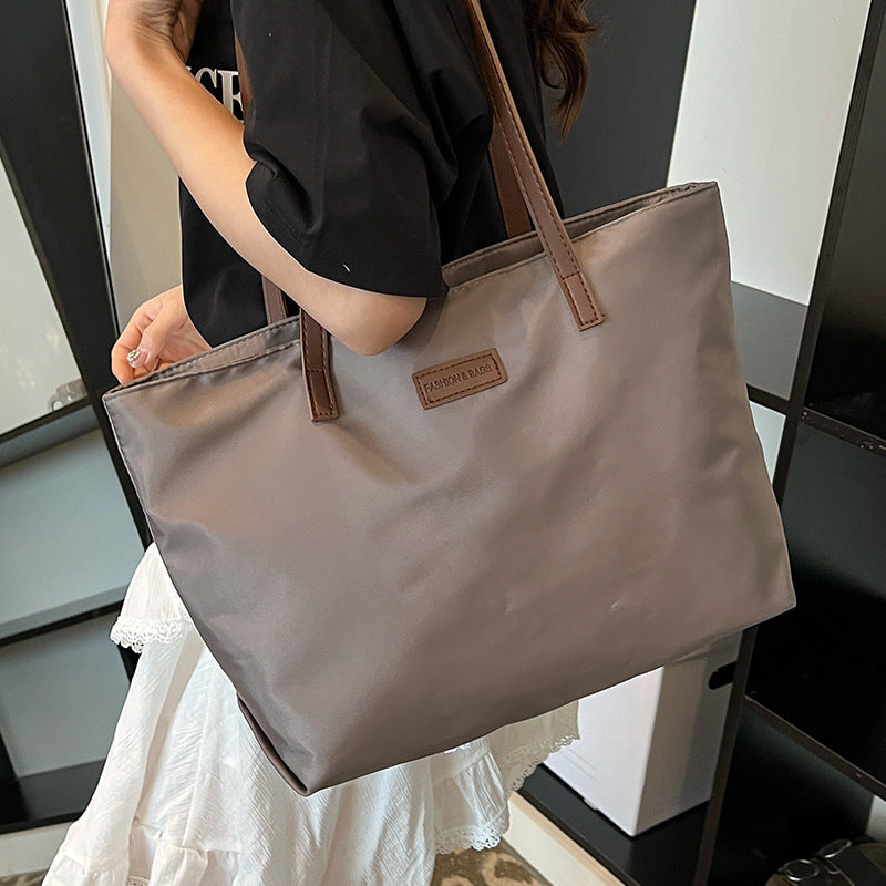 Durable Everyday Tote Bag — product view 2