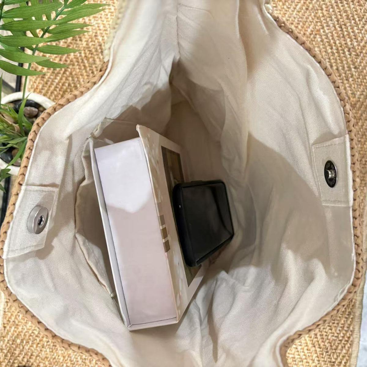Handcrafted crossbody bag with geometric pattern LoungeYard — product view 4