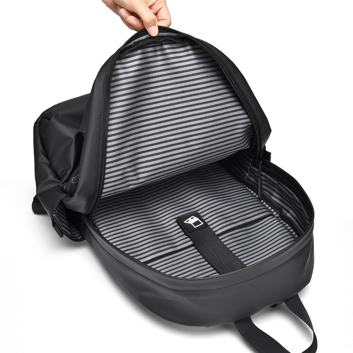 Urban Minimalist Backpack LoungeYard — product view 4