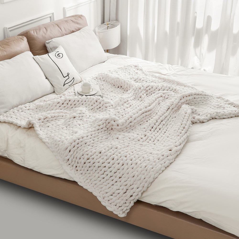 Chunky Knitted Blanket LoungeYard — product view 2