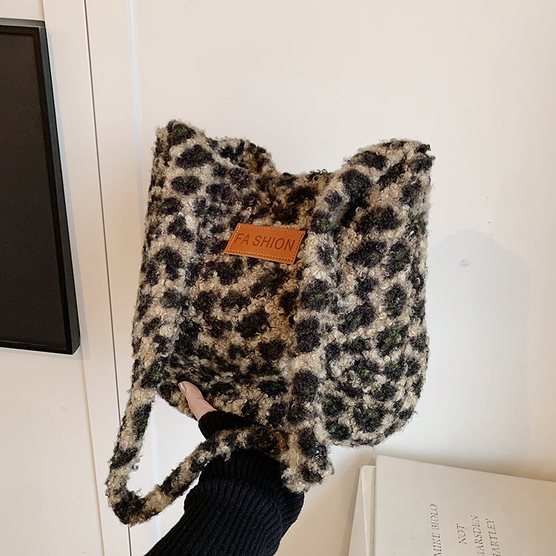 Soft Leopard Print Shoulder Bag — product view 6