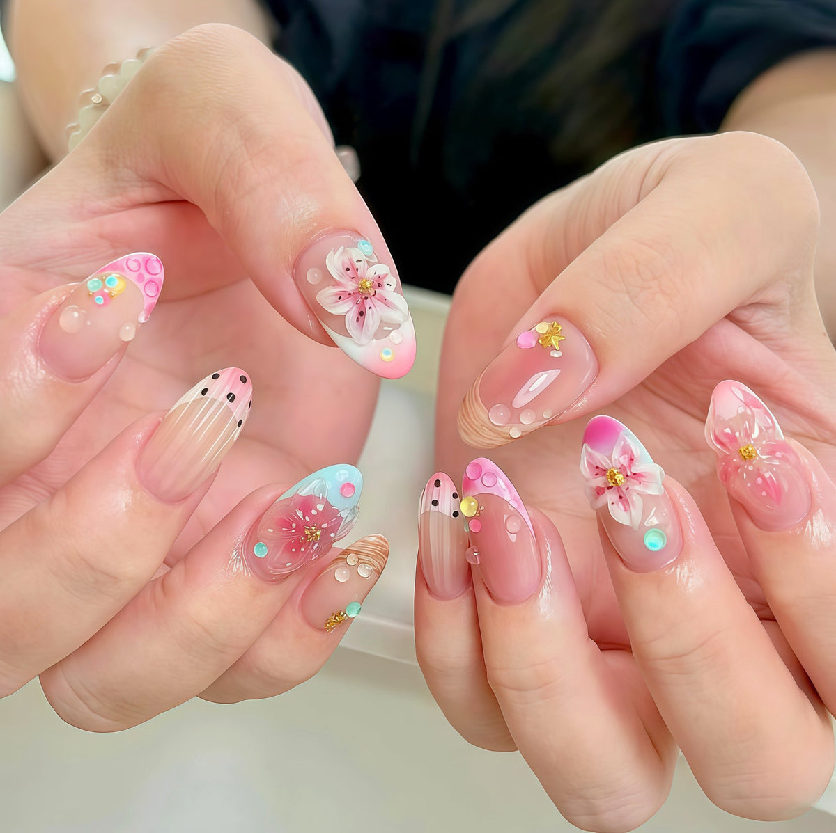 Artistic Detailed Nail Design Set — product view 1