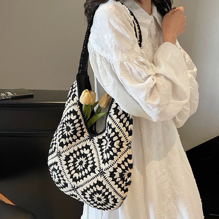 Hand-knotted shoulder bag with floral motifs LoungeYard — product view 3