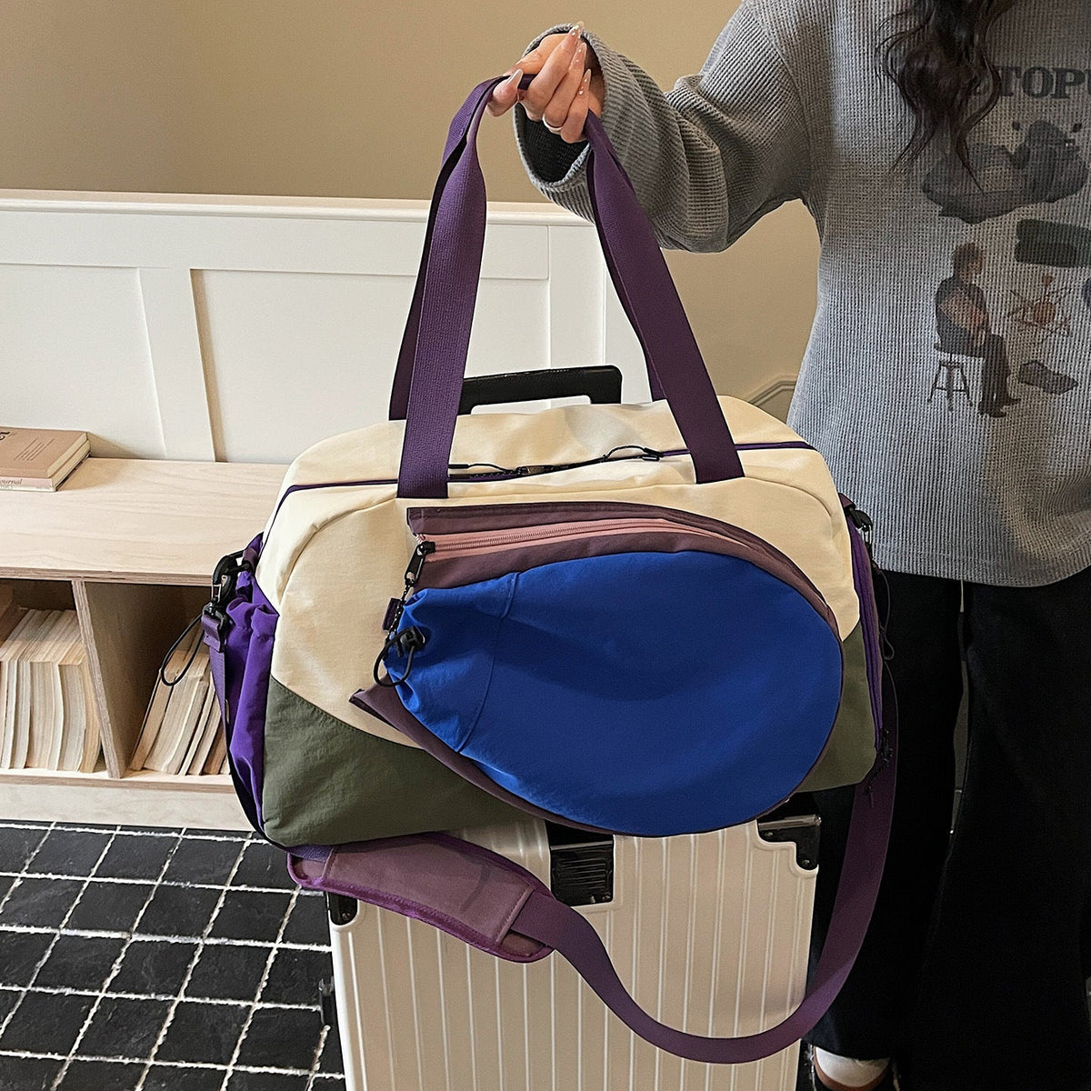 Versatile Multi-Compartment Travel Duffle LoungeYard — product view 6