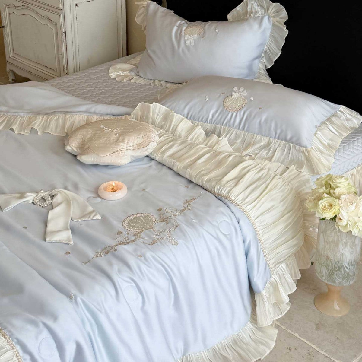 Romantic bedspread set with pleated ruffles, fine embroidery and decorative pillows — product view 2