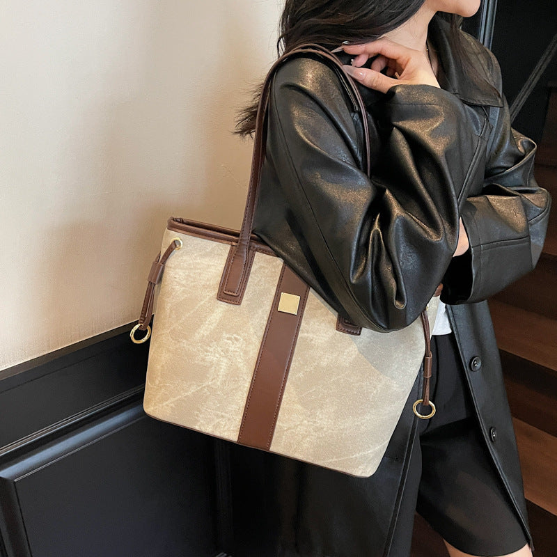 Fashionable Structured Tote Bag LoungeYard — product view 4