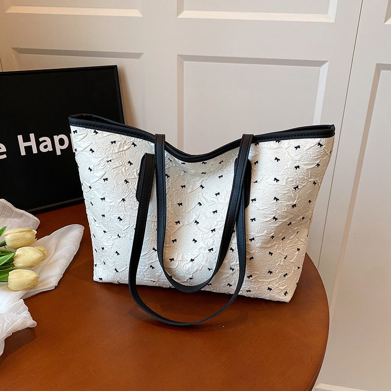 Quilted Tote Bag with Pattern LoungeYard — product view 3