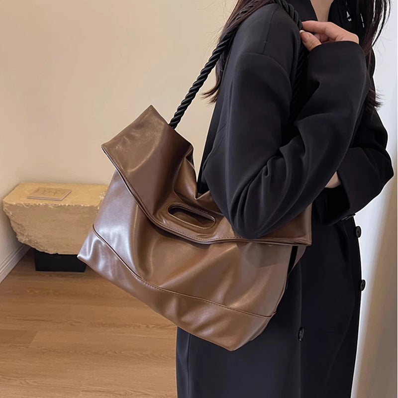 Slouchy Hobo Bag LoungeYard — product view 4