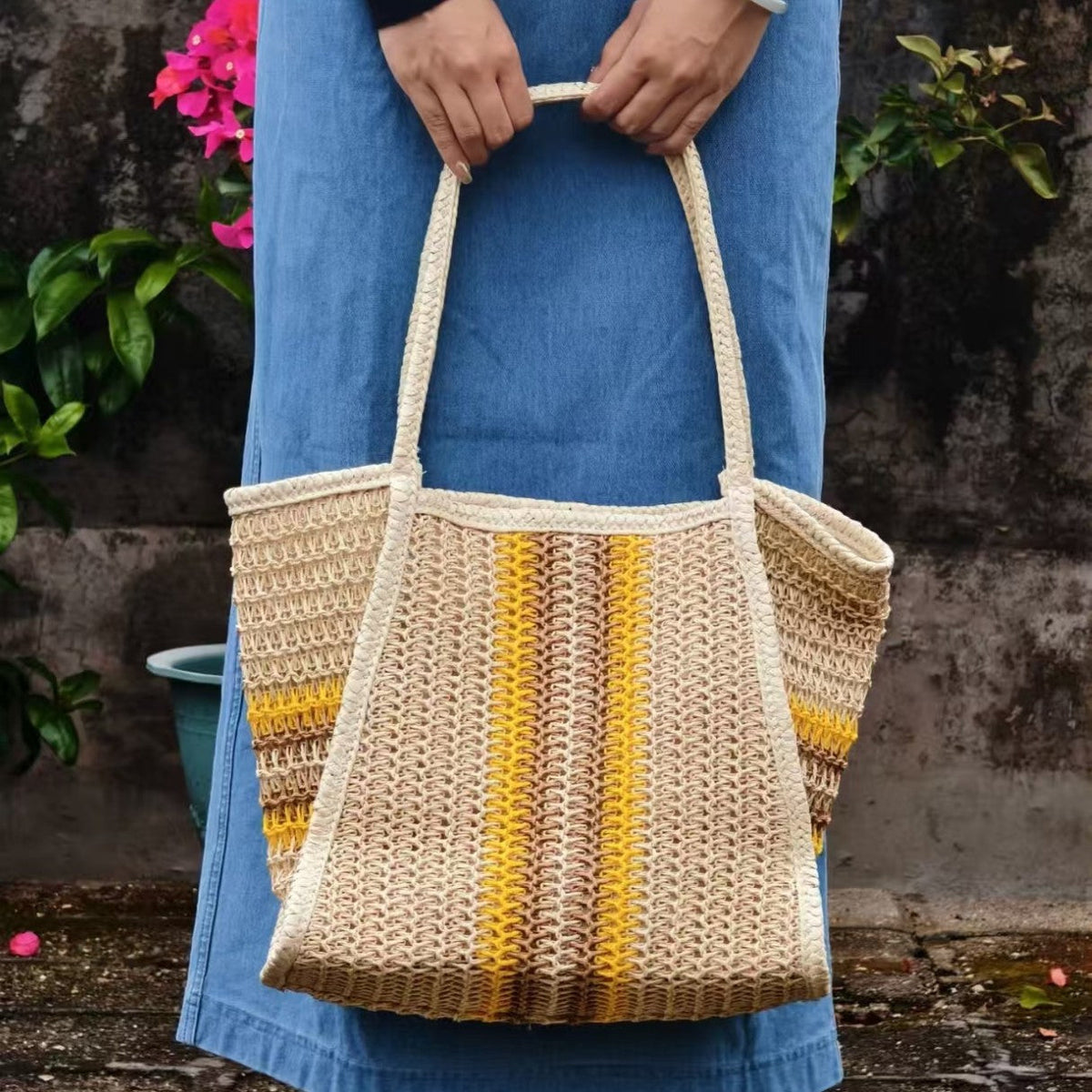 Large Mesh Beach Bag LoungeYard — product view 3