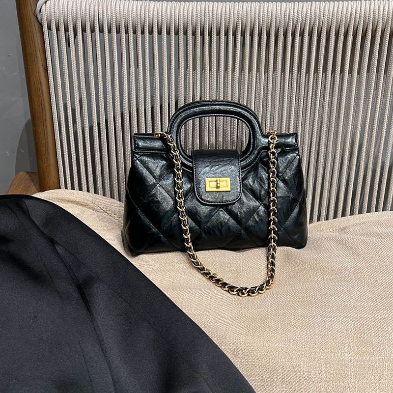 Quilted Elegant Handbag LoungeYard — product view 2