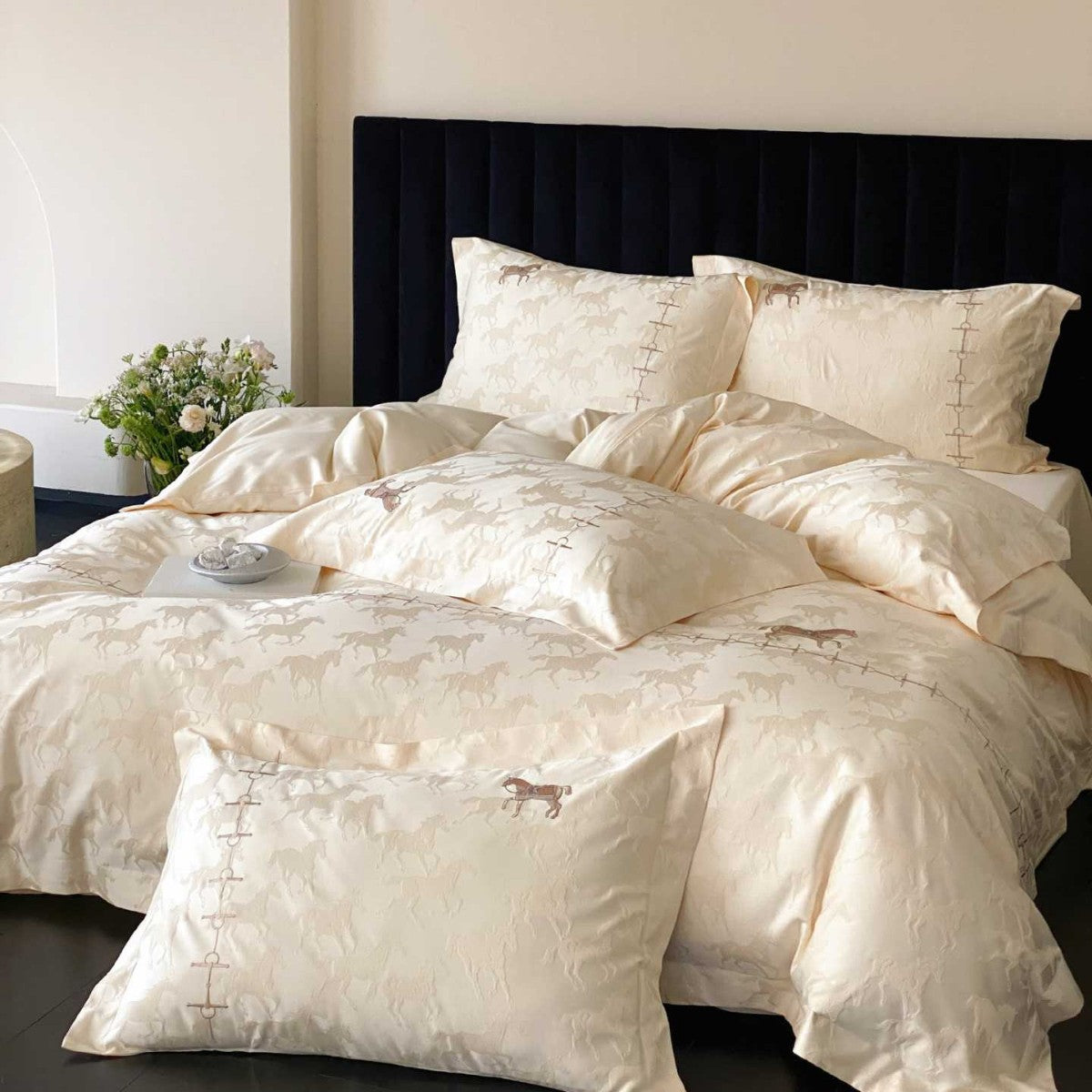 Luxurious cotton jacquard bedding set with fine horse embroidery — product view 2