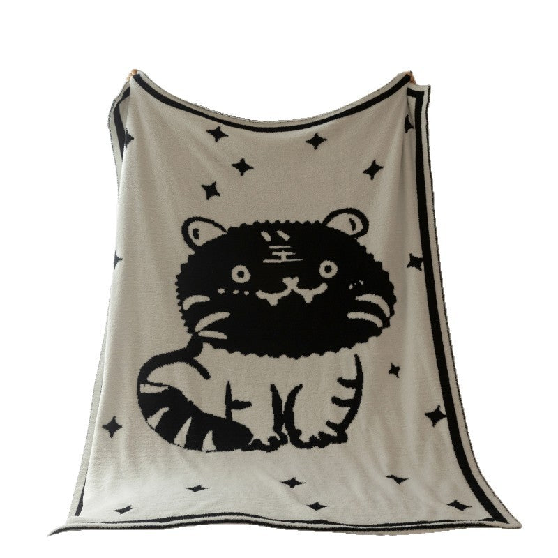 Cozy Decorative Patterned Blanket — product view 4