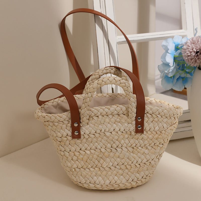 Handcrafted straw bag with sturdy leather handles LoungeYard — product view 2