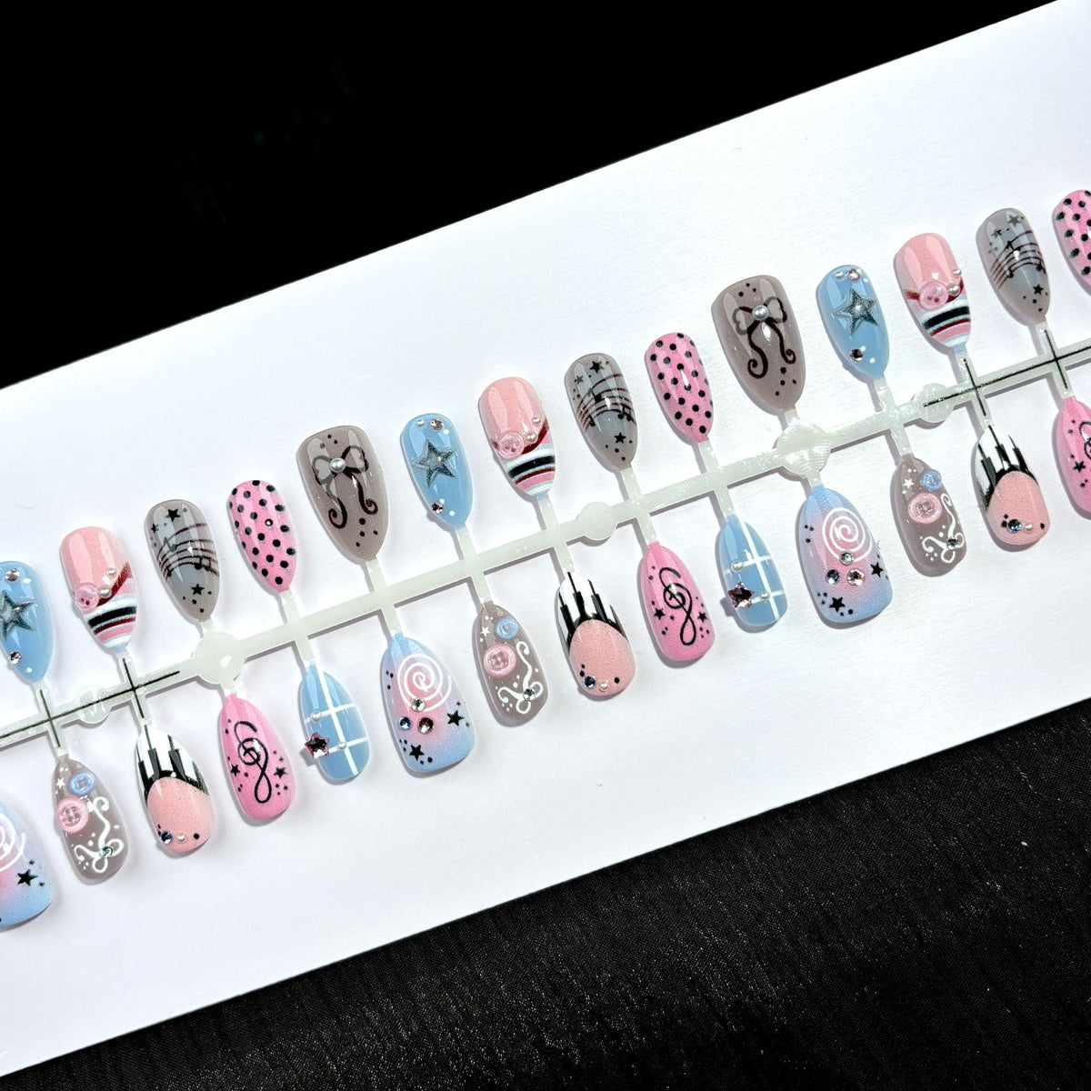 Artistic Nail Art Collection — product view 2