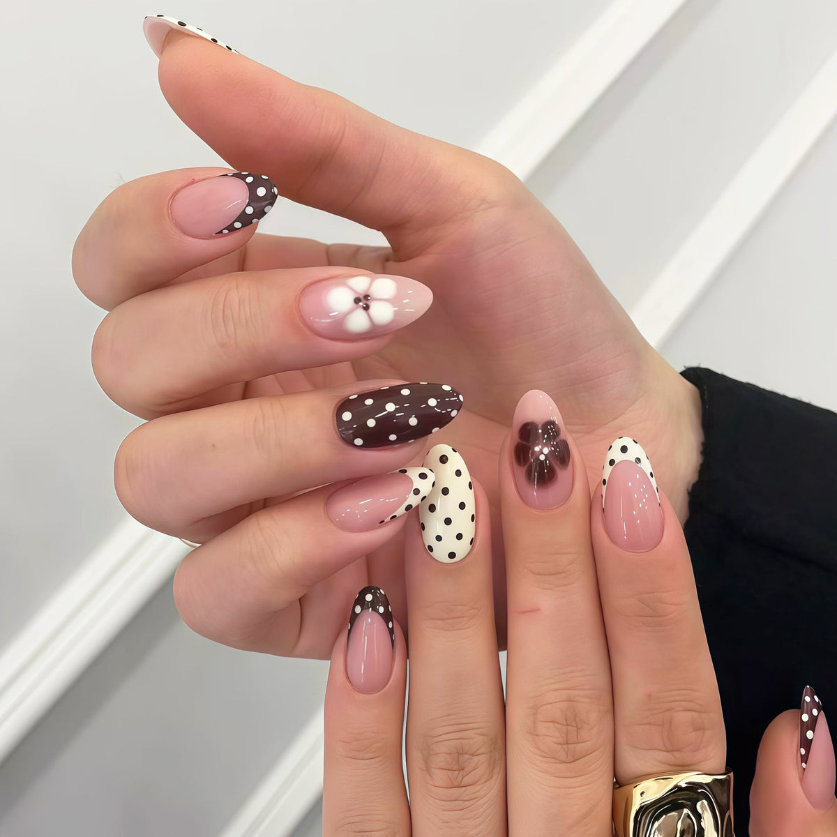 Artistic Press-On Nail Art Collection 1790745801 — product view 1