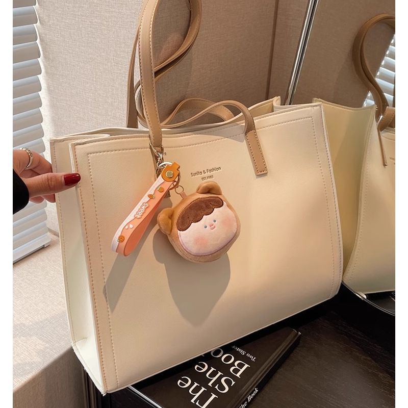 Minimalist Leather Tote Bag LoungeYard — product view 2