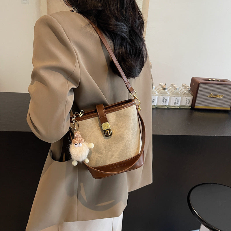 Chic Structural Handbag LoungeYard — product view 3