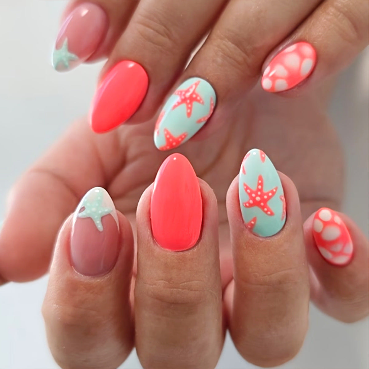 Premium Decorative Press-On Nail Art Set — product view 2