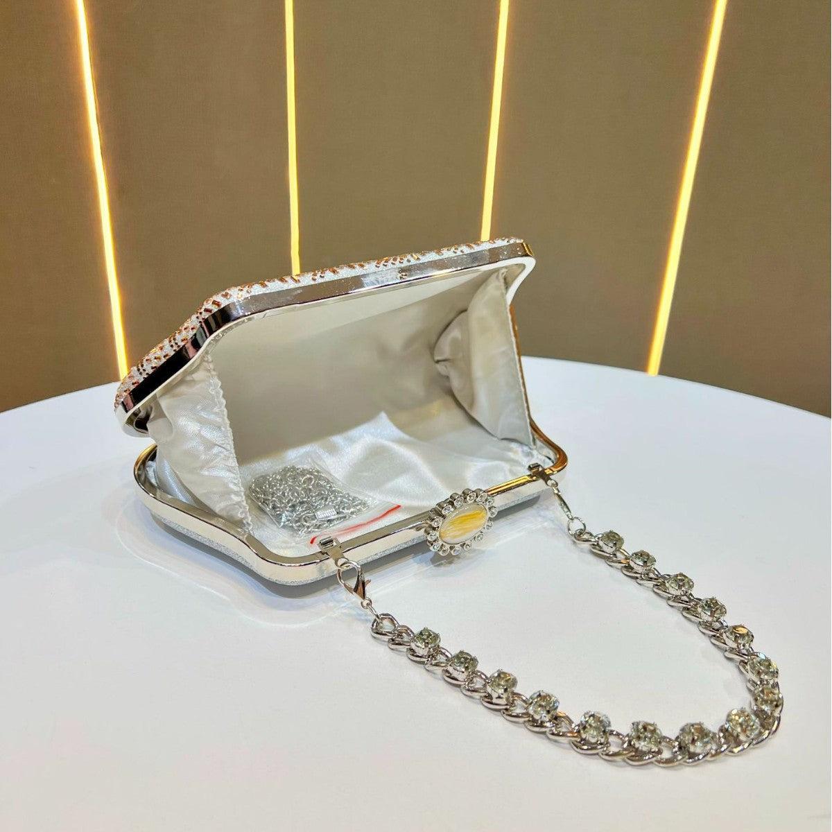 Glamorous Decorative Evening Handbag — product view 3