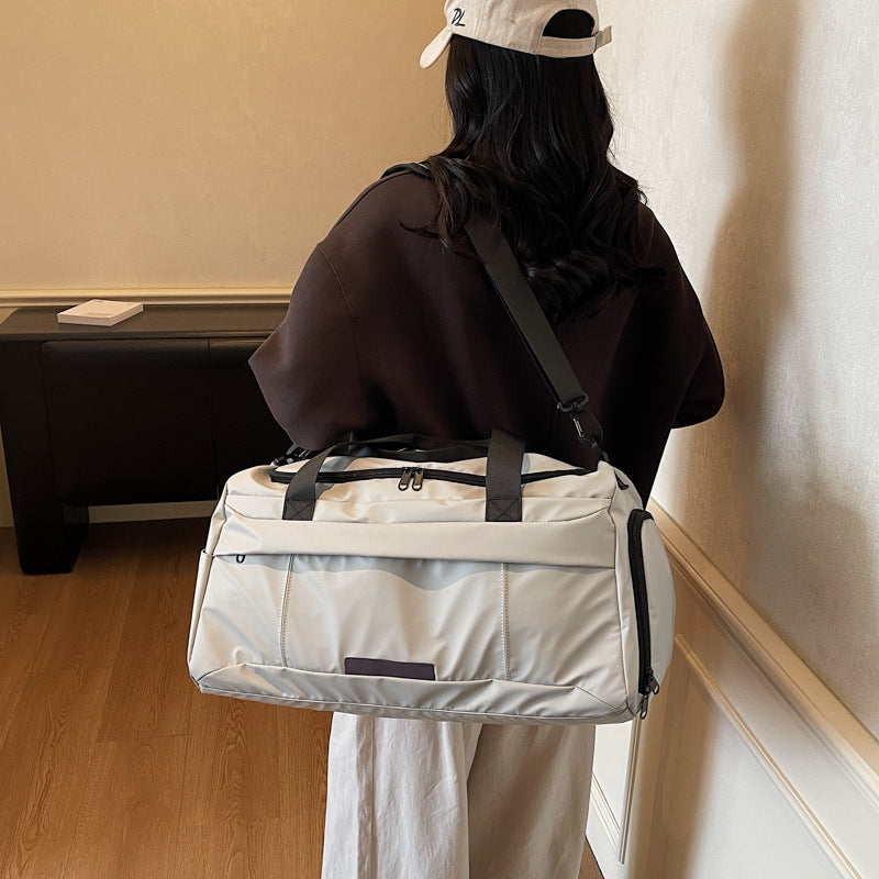 Spacious sports and leisure bag LoungeYard — product view 2