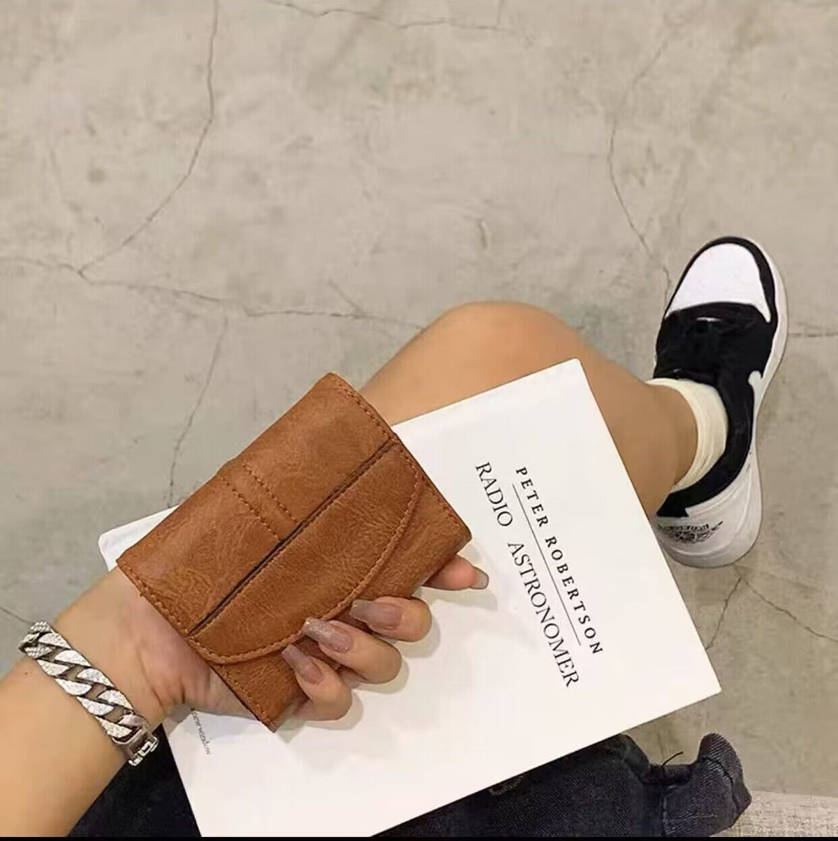 Compact Leather Cardholder with Magnetic Closure — product view 2