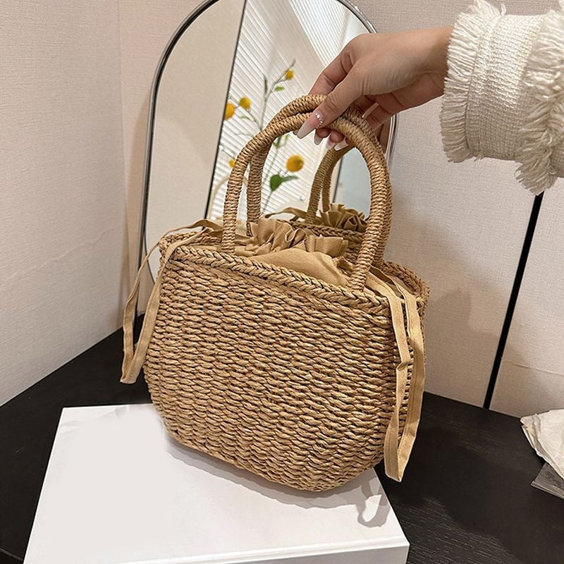 Handmade straw handbag LoungeYard — product view 4