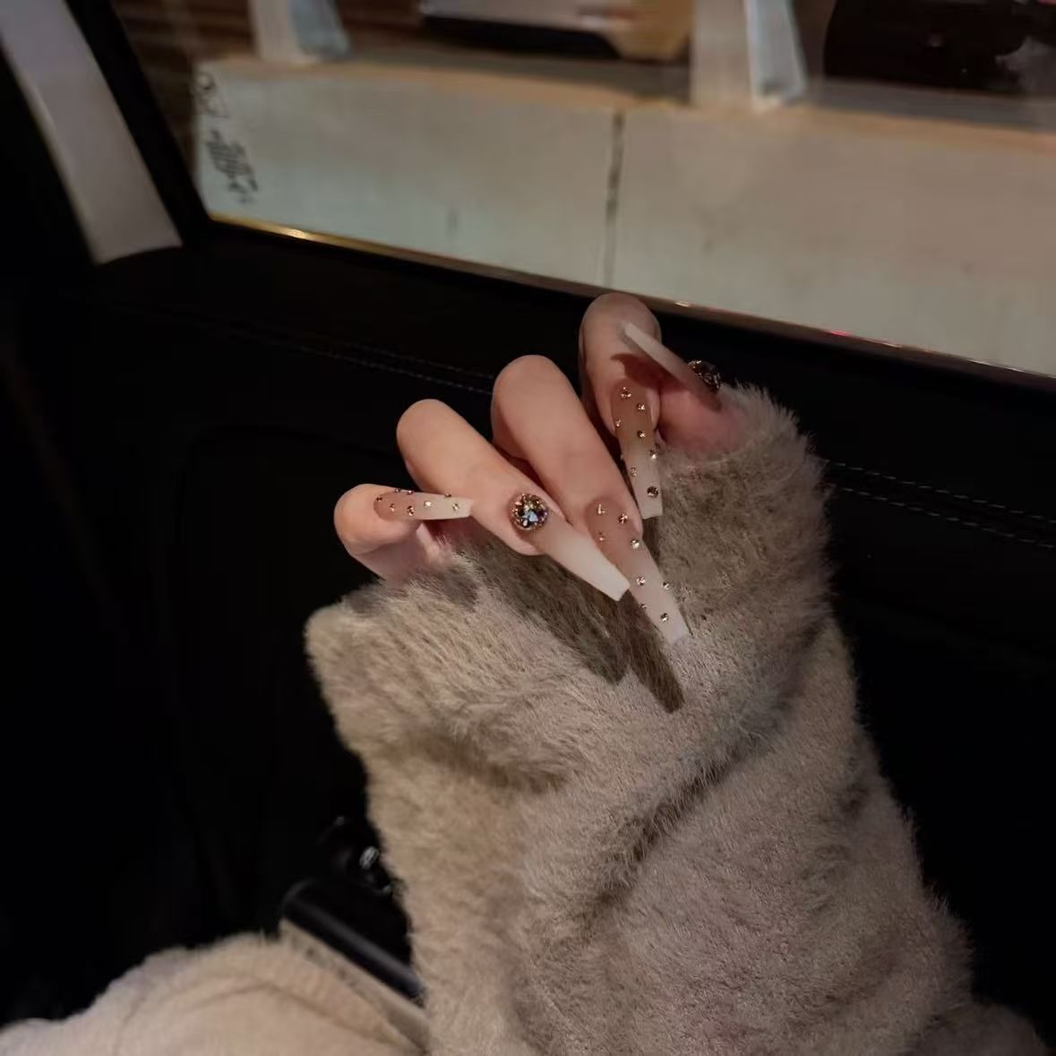Elegant Almond Shaped Press-On Nail Set — product view 6