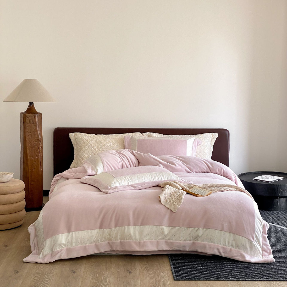 Luxurious cotton satin bedding set with quilted decorative border LoungeYard — product view 7