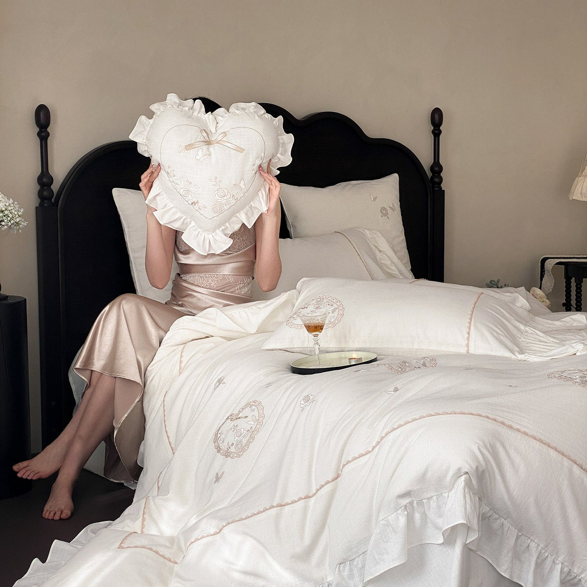 Romantic bedding set with ruffles, heart embroidery, and linen look — product view 3