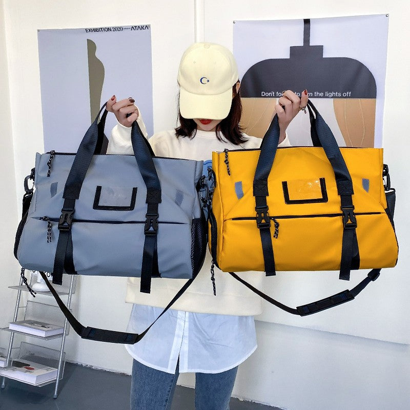 Sporty travel bag with innovative carrying system and durable material LoungeYard — product view 3