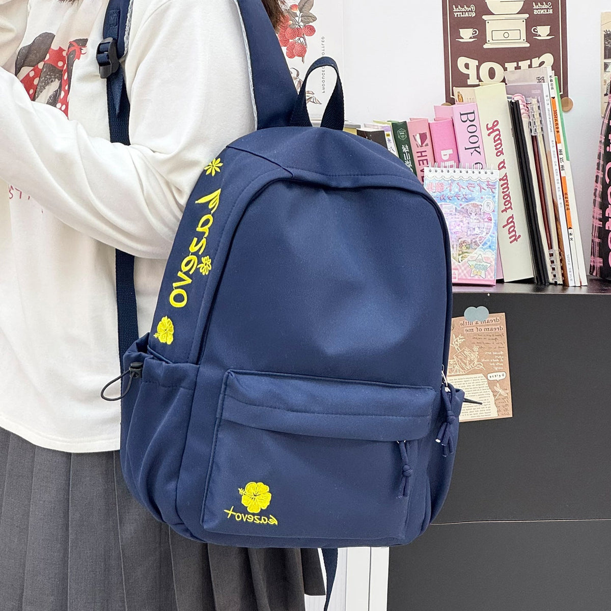 Modern Everyday Backpack LoungeYard — product view 2