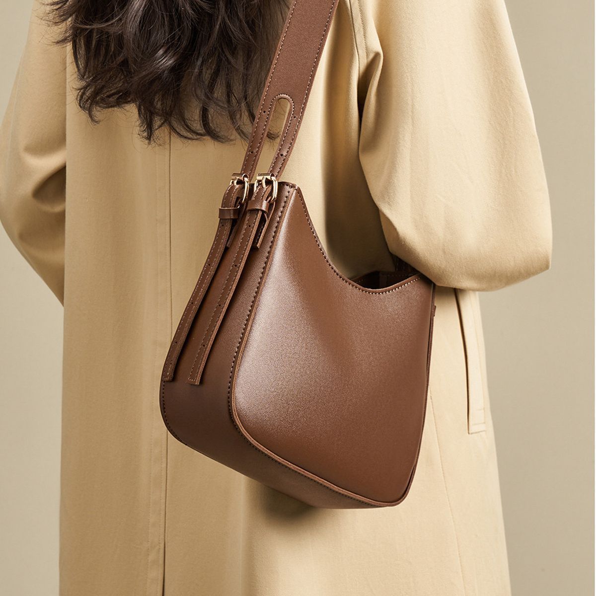 Minimalist Structured Handbag LoungeYard — product view 3