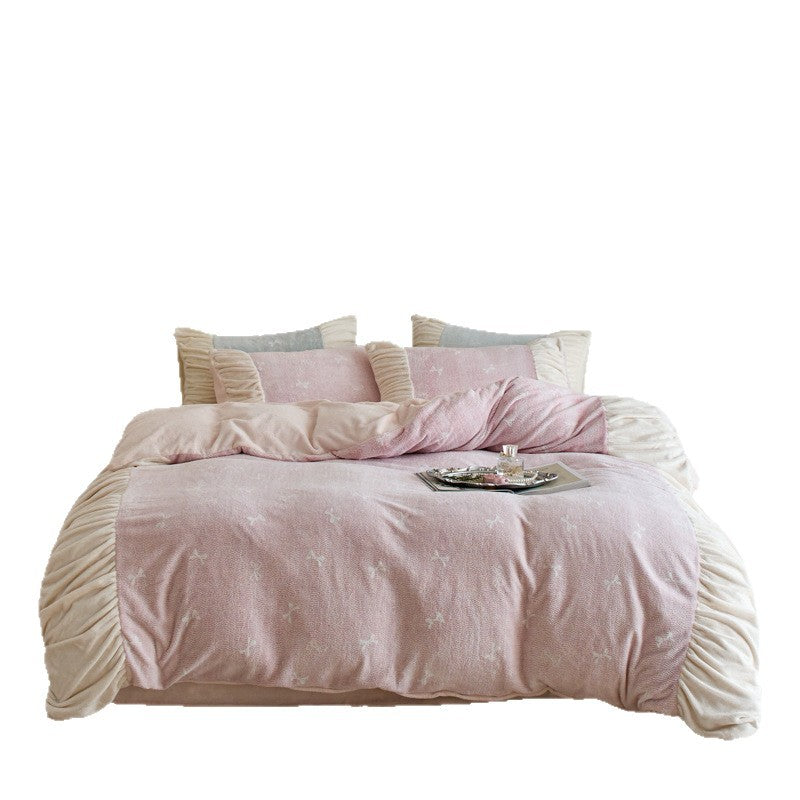 Reversible bedding set made of soft microfiber with ruffle and star pattern — product view 5
