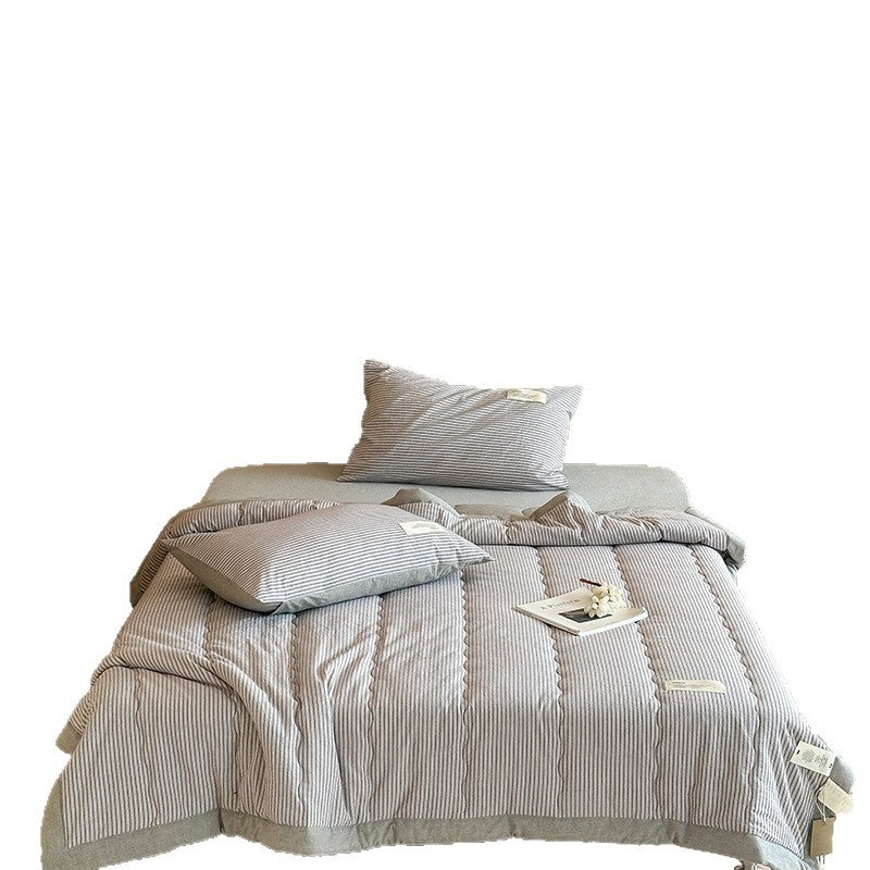 Quilted year-round duvet with a fine stripe pattern and cotton percale surface — product view 2