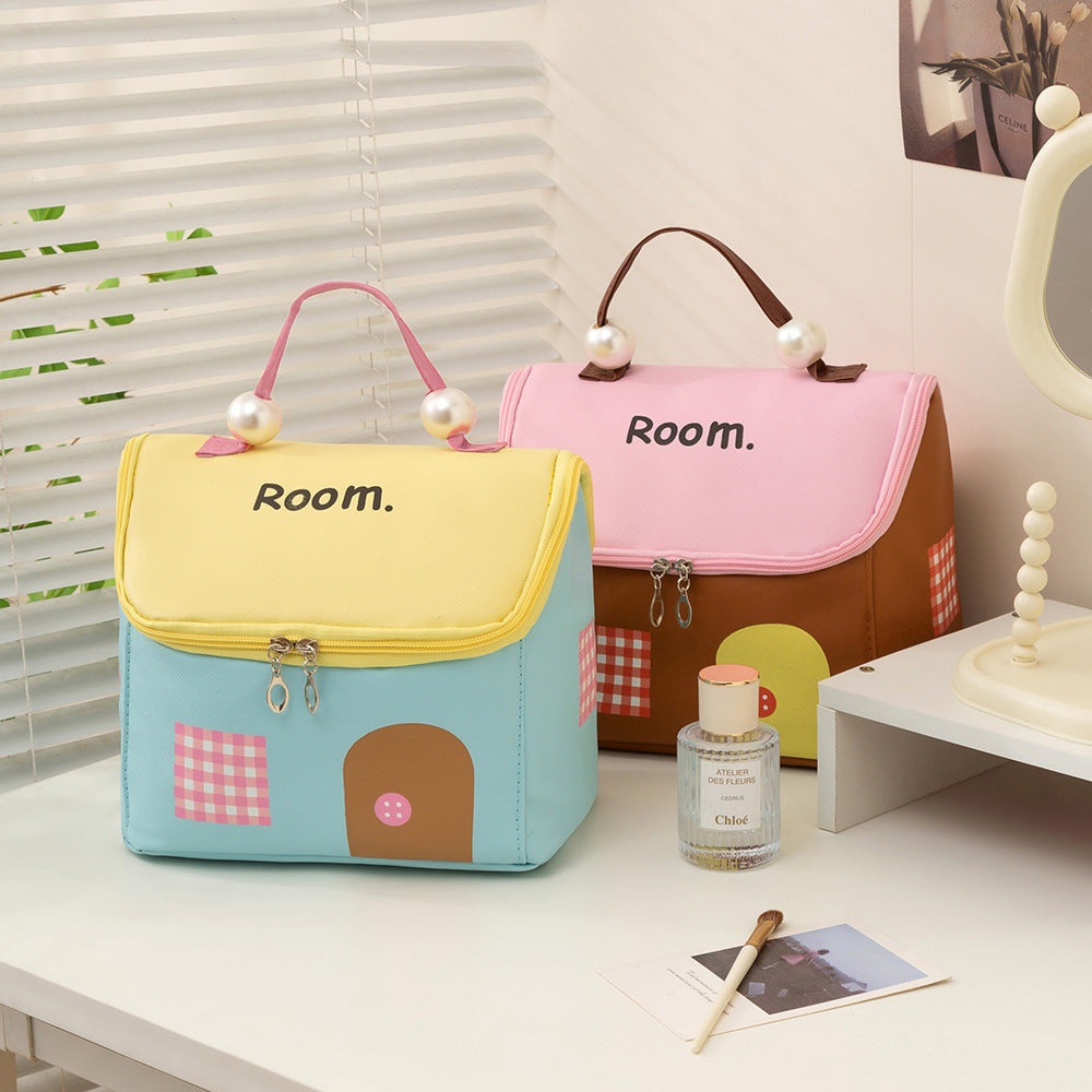 Kids Playful House-Shaped Lunch Tote LoungeYard — product view 1