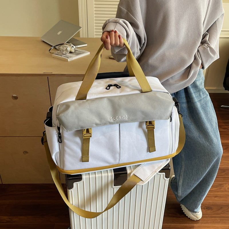 Sports bag with multifunctional compartments LoungeYard — product view 3
