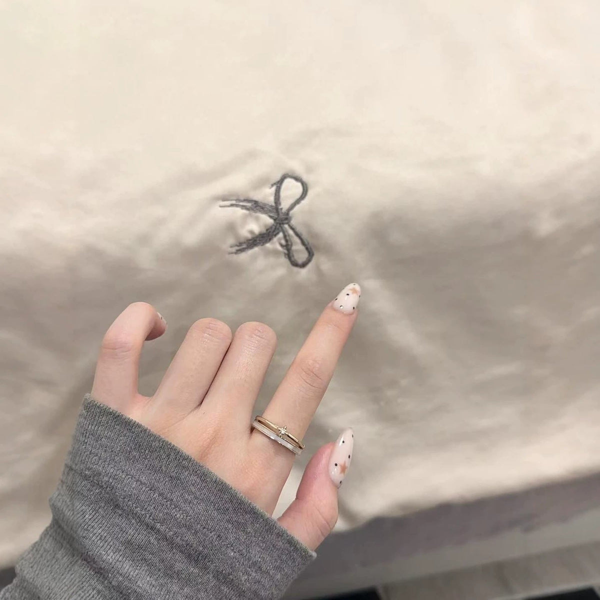 Artistic Press-On Nail Design — product view 3
