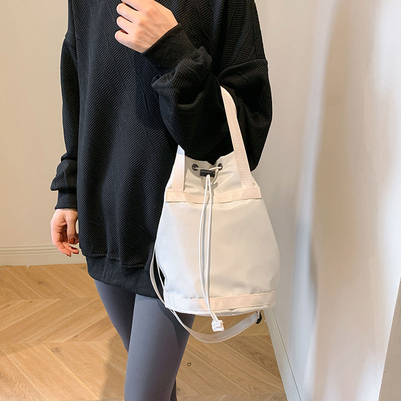 Comfortable sports bag with removable shoulder strap LoungeYard — product view 4
